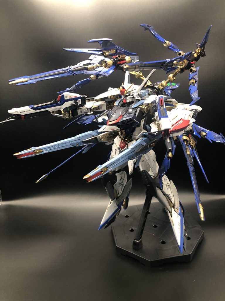 ハイマットフルバースト(漢のロマン)‼️これをやるのにストフリのビームライフルMA-M21KFをどうしても使いたくて、MGのストフリを大人買いしちゃいました…(いつの日かストフリ製作します)