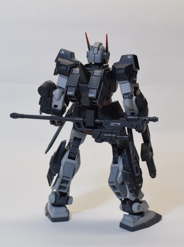 脚部スラスターは2種用意。隠密用のスラスターと強襲用のスラスターを使い分けて戦う。