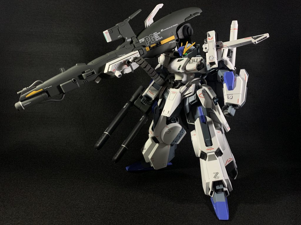 目はミライトを首元に内蔵して発光させてますデカールも説明書と睨めっこしながら全部貼りました