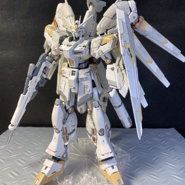 Hi-νガンダム　スノーホワイトver.