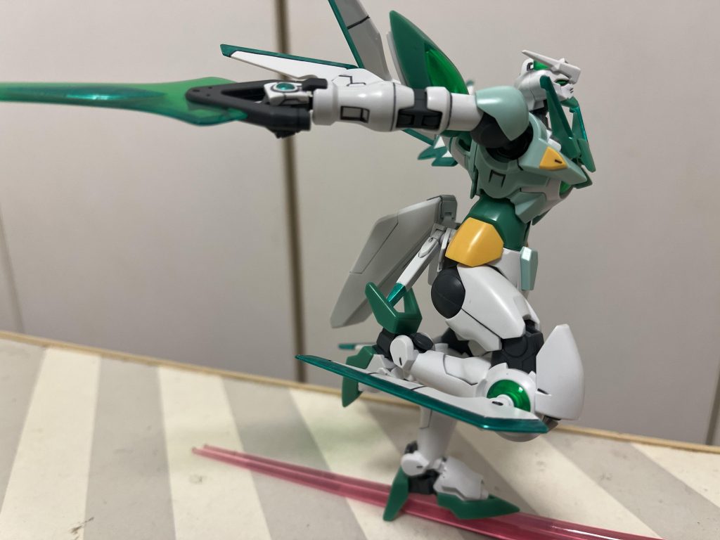 劇中ポーズ。敵のビームの火線上を繊細なタッチで滑る。あの場面好きなんですよ。その雰囲気を写真で出せないのが悲しいw