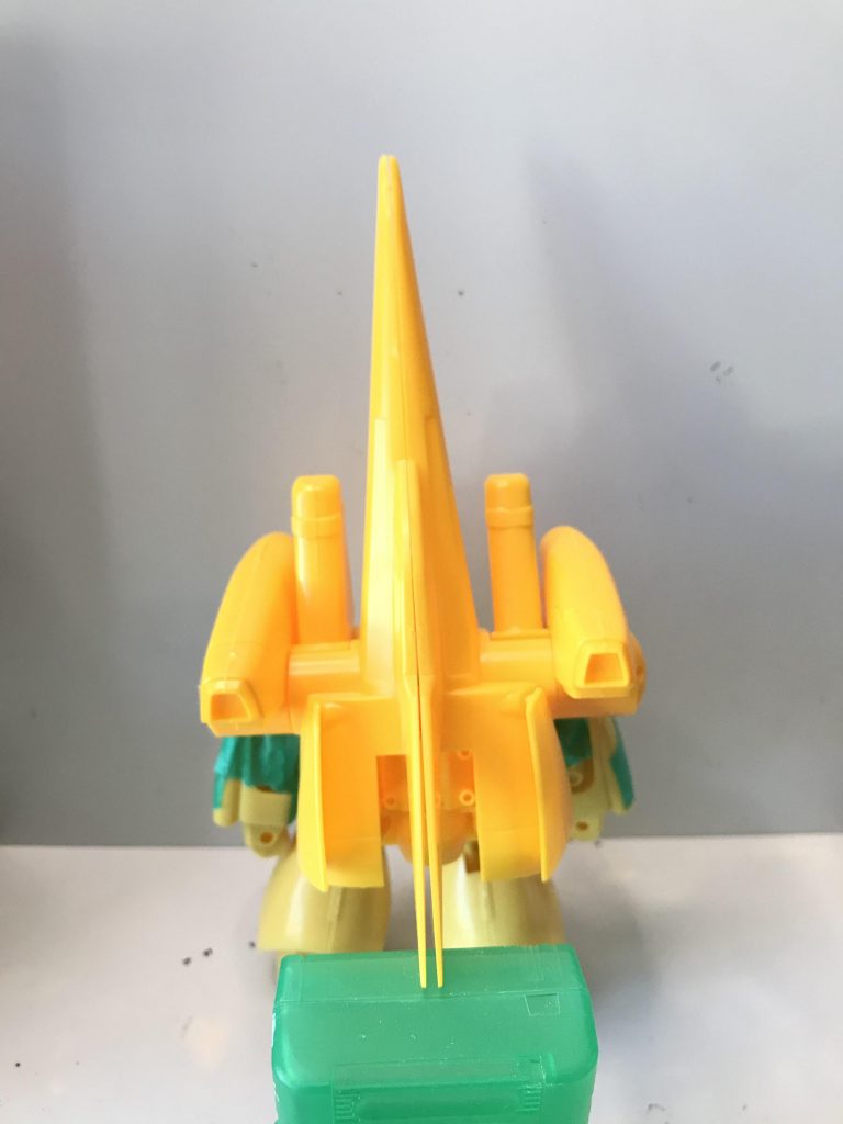 旧キットならではの色分け無しとマスキングで塗装に時間が掛かりました