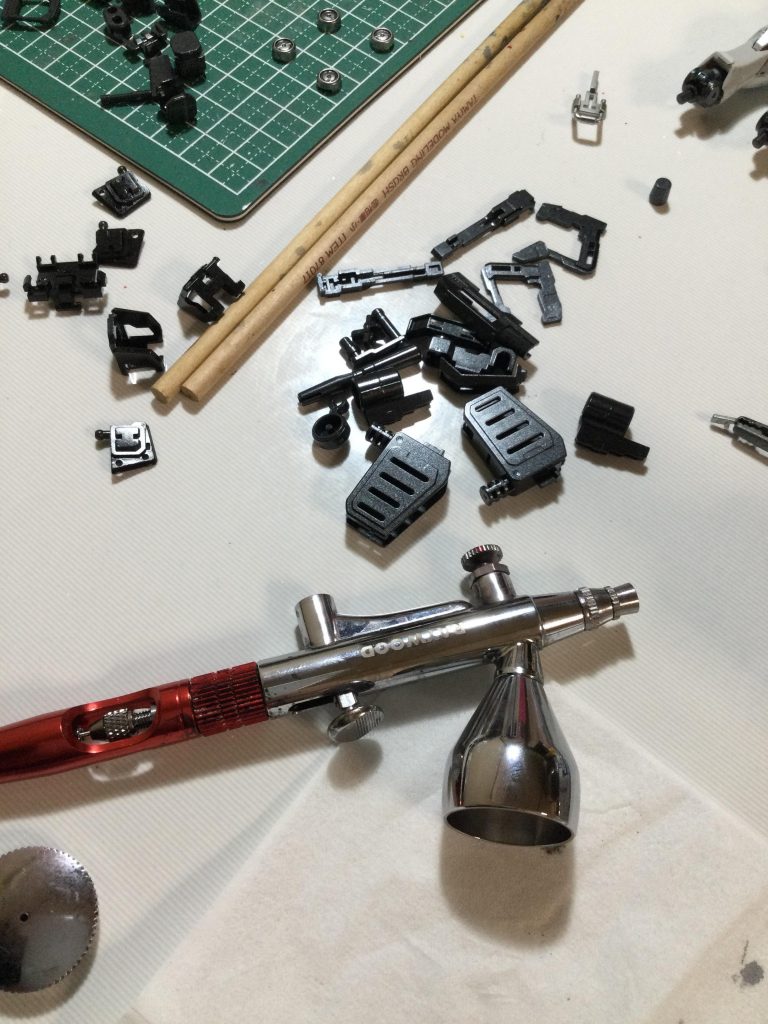 充電式エアブラシを使用しています‼️ 便利ですよね‼️レイウッドの物を使ってますが、使いやすくてGoodです‼️