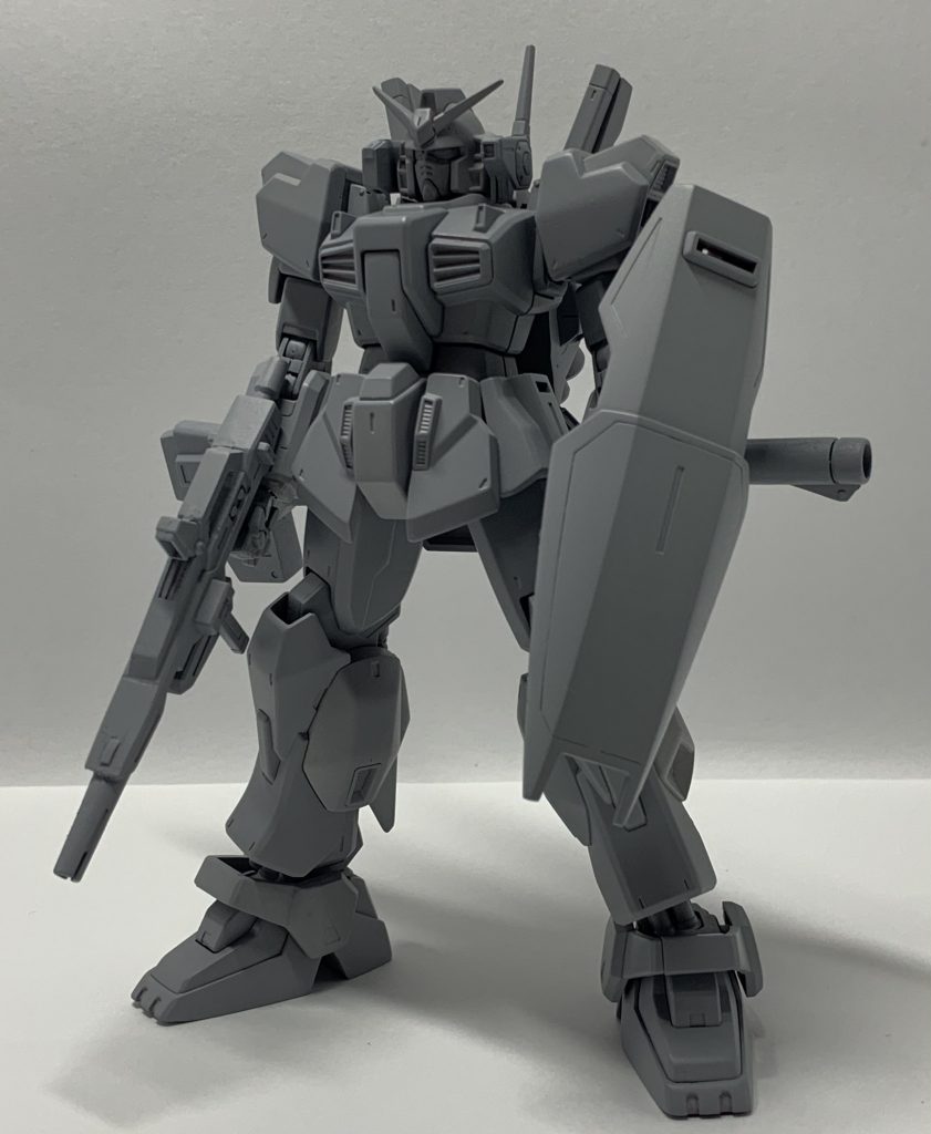 サーフェイサーを吹いた状態。