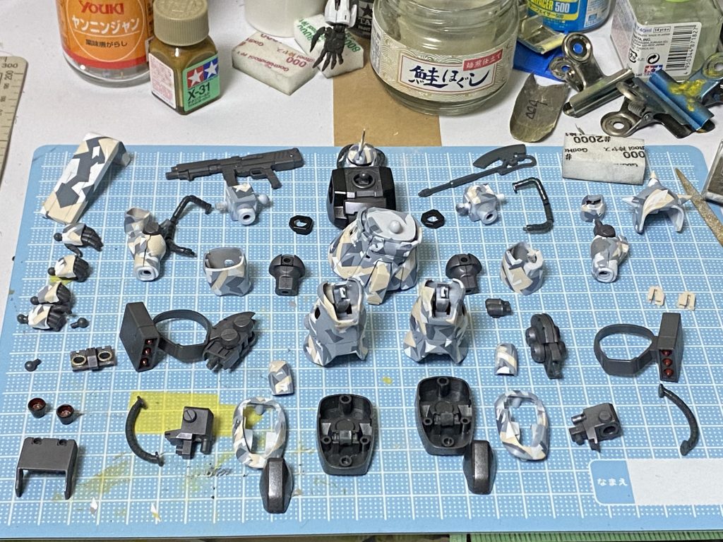 バランス見ながら、組んでバラして繰り返し。