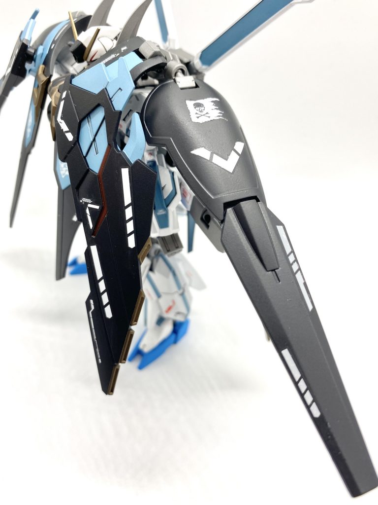 デカールにもこだわりがあり鋼鉄の7人にちなんで胸部髑髏を含めて7箇所に髑髏デカールをほどこしていたりします。