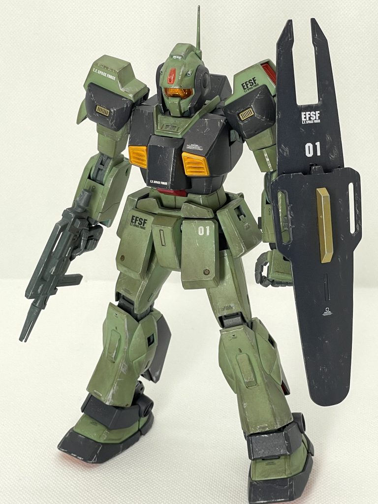 MG、久しぶりに作りました!いつもは1/144を作っているので、やっぱり1/100は大きいですね(笑)
