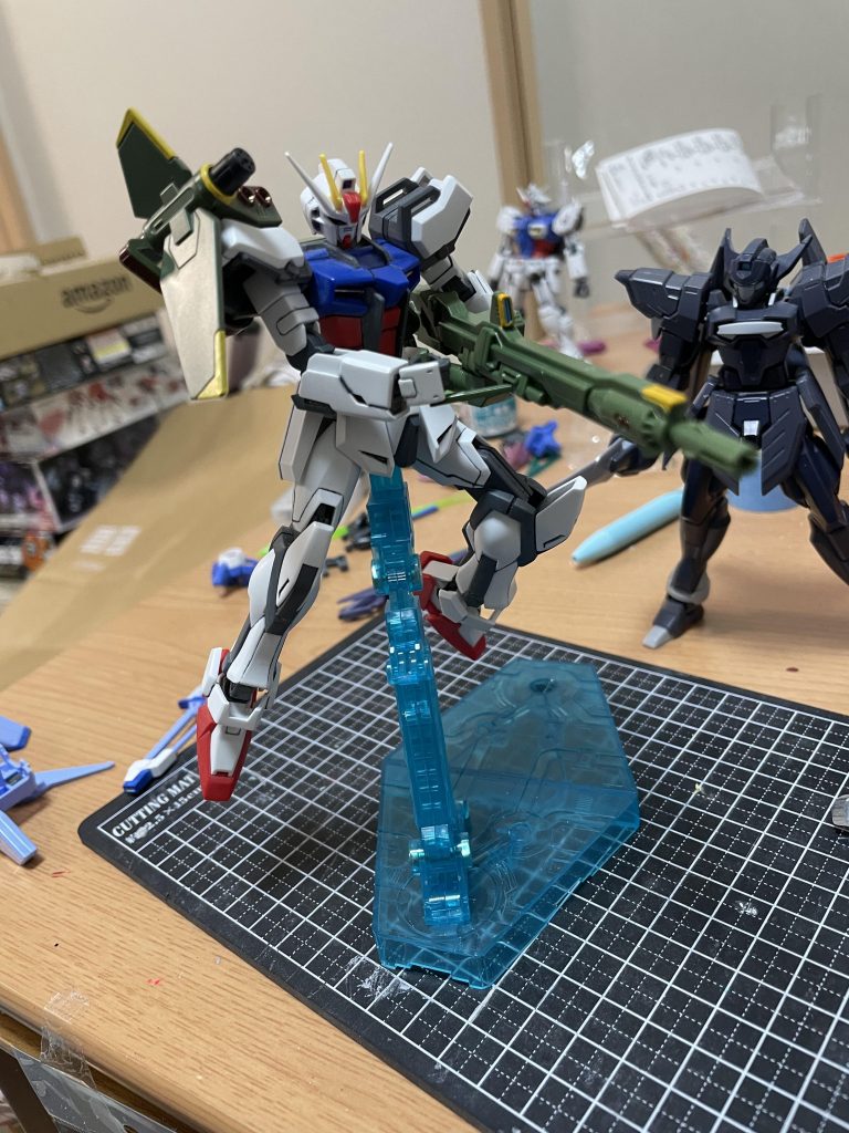 逆サイドから、ストライクガンダムは本当に表情豊かな機体で遊ぶの楽しいです。