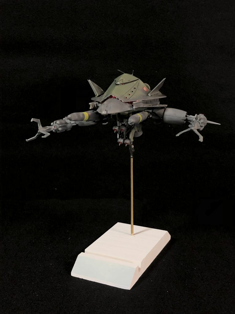 MA-05ビグロ武装 メガ粒子砲×1、四連装ミサイル×2、格闘用クローアーム×2ビグ・ザムとビグロは本来ビグ系大型MAとして同じ系列のMAで実は元々一つの機体であった。「ビグ・ザムMk2」は2つのMAが合わさる事で本来の姿に戻った形となるのである。そしてその結果、MAとしてビグ・ザムは完成された。