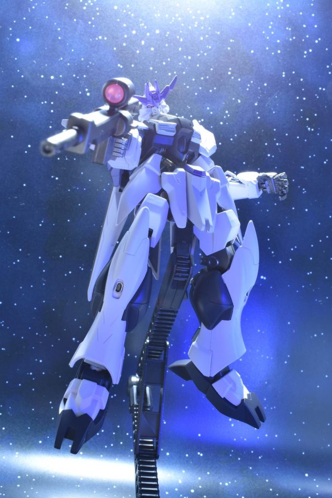 長距離ライフル射程が長く、遠方からでも撃ち抜くことができる実弾ライフル。誰も寄せ付けない厳格さをイメージしています。
