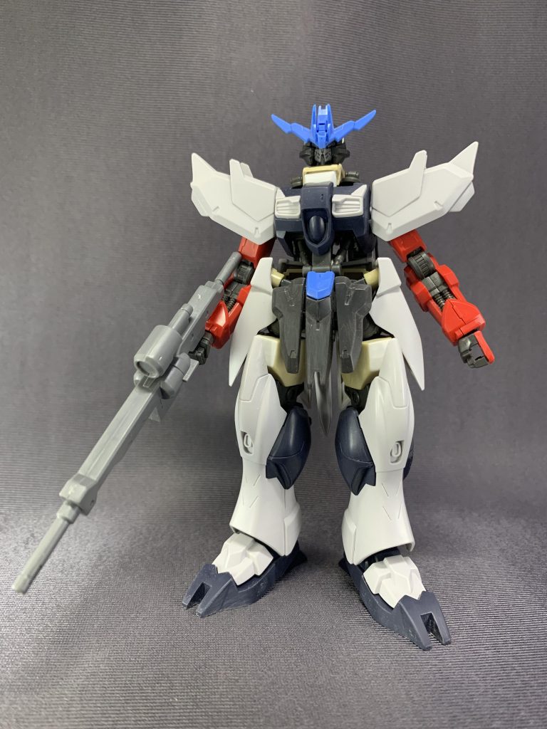 塗装前の状態ちょうどガンダムヴィダールのジャンク品を見つけたので、頭と股間部と武器を使用しました。ワルそうな顔が良かったので...😈