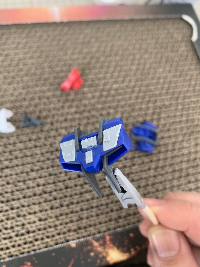 プラ板貼ってみました！ガンプラの作り方は、クラフタさんと七式さんのYouTubeで勉強してます。ほんとにお世話になってます！