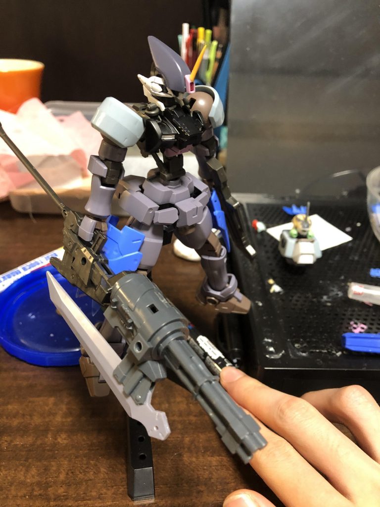 以前も見せていない最初期。奥に見えるモロヴァイエイトの上半身はさらに最初期(最最初期?)です笑