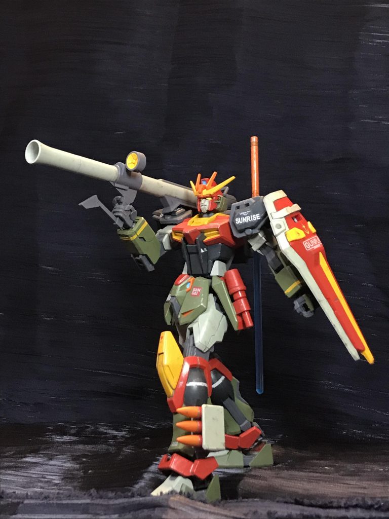 バズーカ構えのポーズは難しいので旧キット1/100ガンダムのポーズでお茶を濁すもかえって難解なポーズだという。