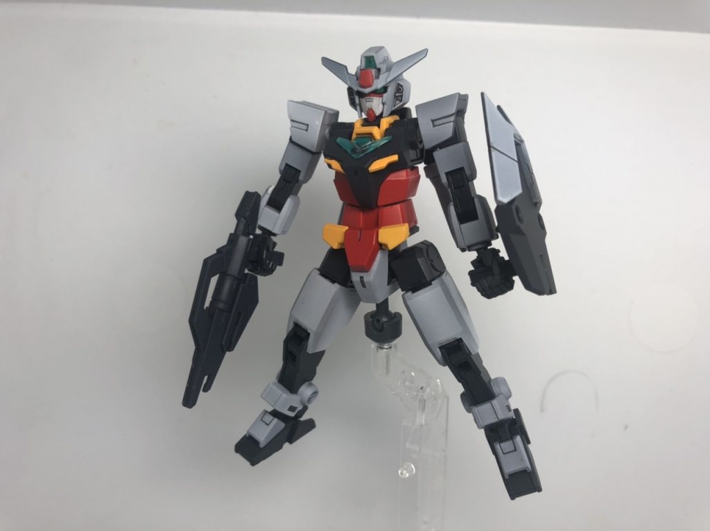 コアガンダム、白い部分は黒サフからの立ち上げで少し凝ってみました。