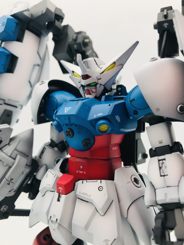 三つ目の真ん中はクリアレッドに塗り直し。色味が微妙です。