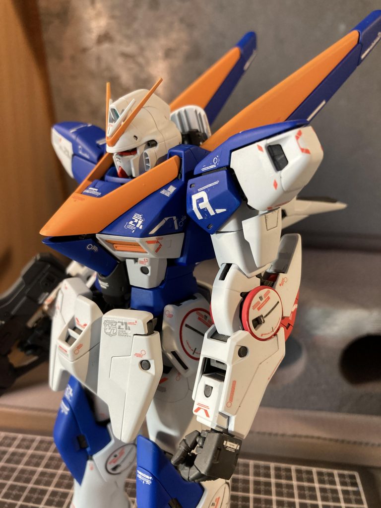 製作中 アップです。デカールの枚数が多く、貼るだけでかなりの時間を要しました。