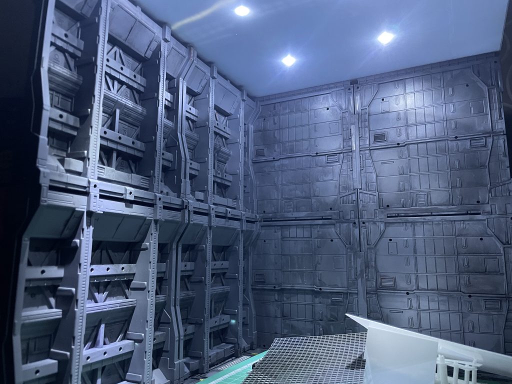 内側からみたら天井はこんな感じです。この後天井も塗装していきましょう♪