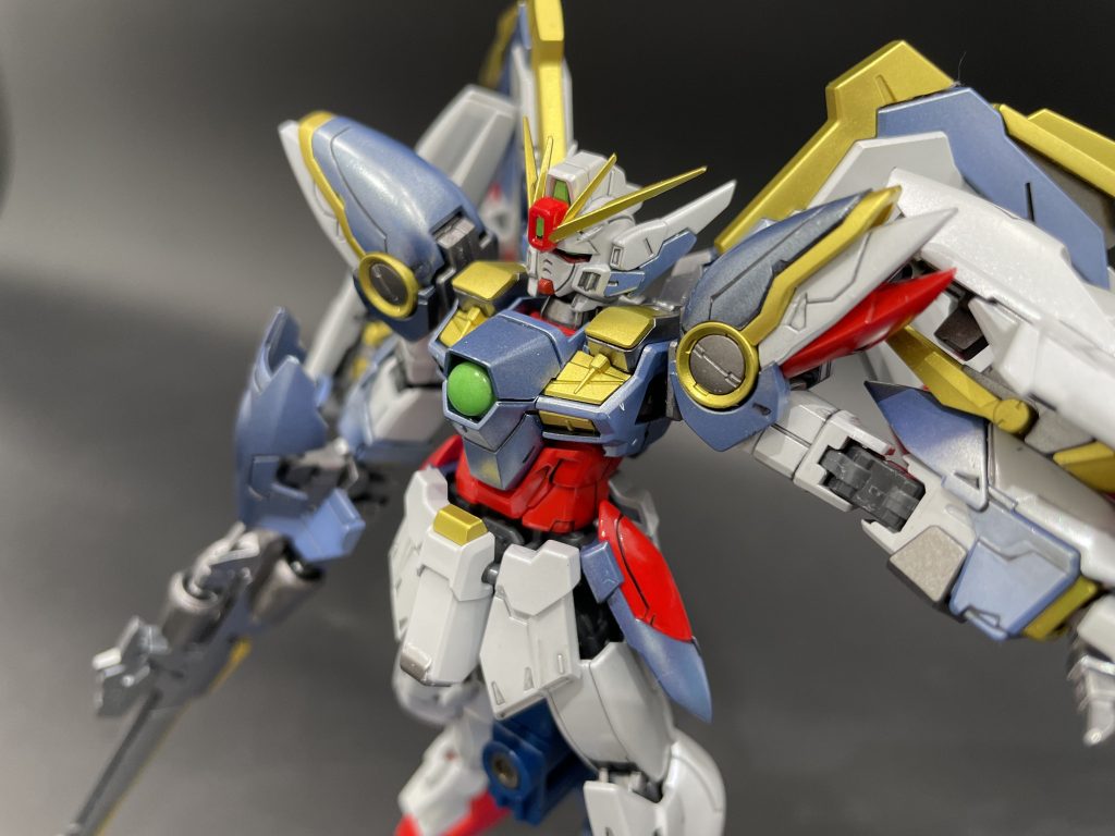 問題の肩周りの塗装についてはイメージ優先で行なってしまったため、イラストとも異なってしまいました…