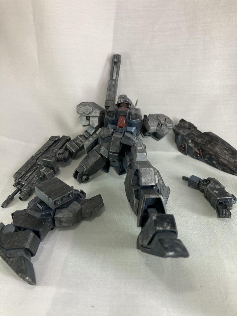 ボロボロの状態が似合う(と思いたい) 廃墟迷彩を活かして2枚目の画像みたいなバラけた状態で潜伏するという脳内イメージ