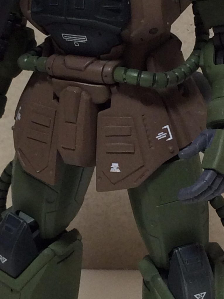 フロントアーマーに追加装甲。