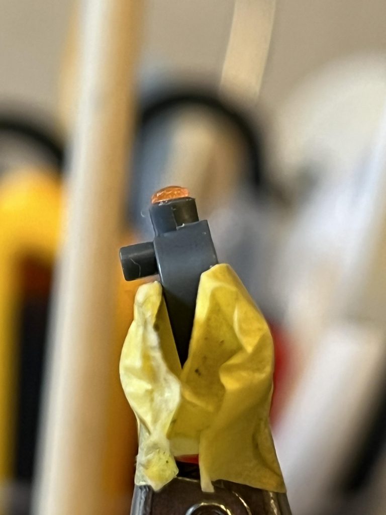 ただ、モノアイは干渉したので元を削りました。