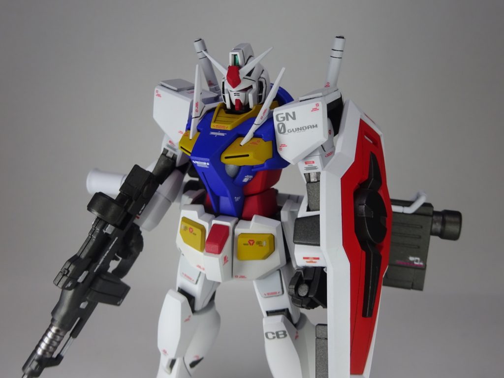 デカールをGFF Oガンダムを参考に貼り付けました。GNドライブにはカラーテープ貼り付けてます。所々プラ板貼り付けたりスジ彫り追加しましたが、デカールが一番目立ってる気がします。