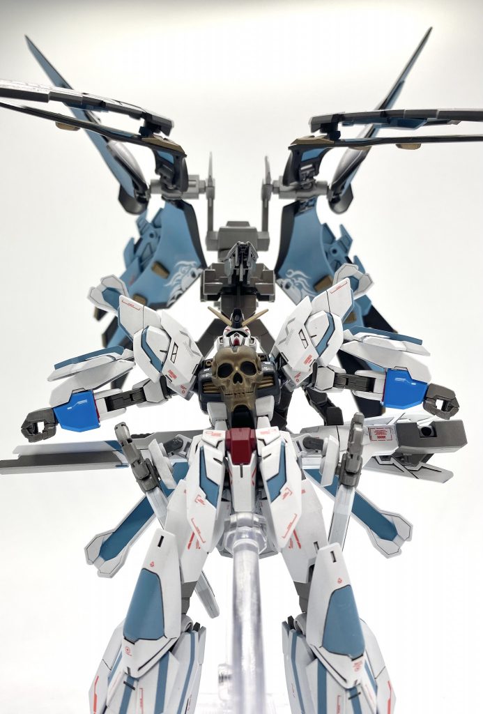 フルクロスユニットにはリヴランスヘヴンのバックパックを採用して展開可能にしてます正直、メタルビルドの影響ですねw