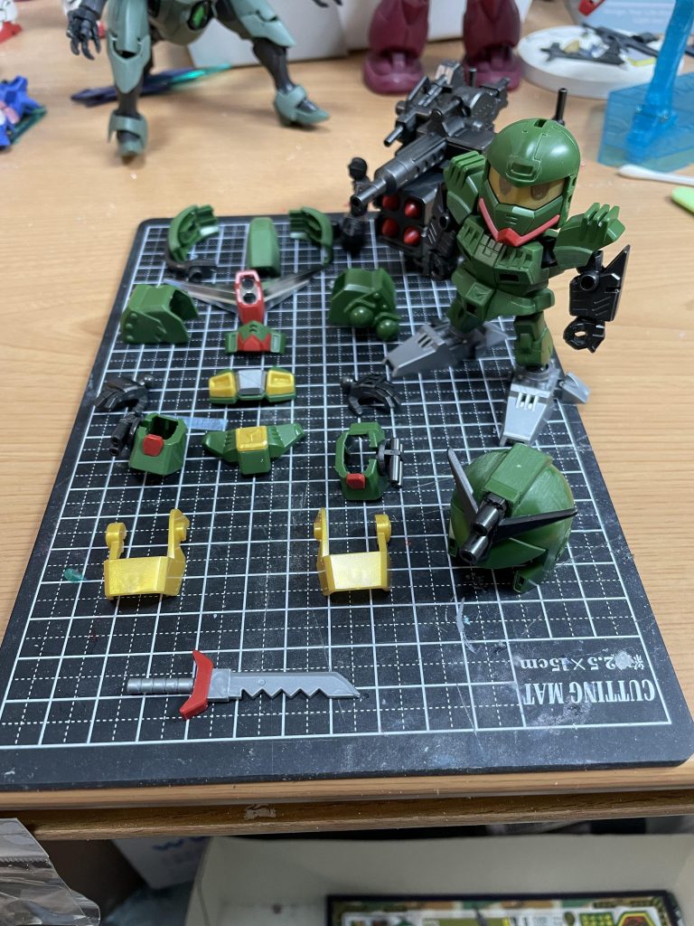 軽装モード塗装したらシール貼りたいので目はシャーペンで描いちゃいました(笑)