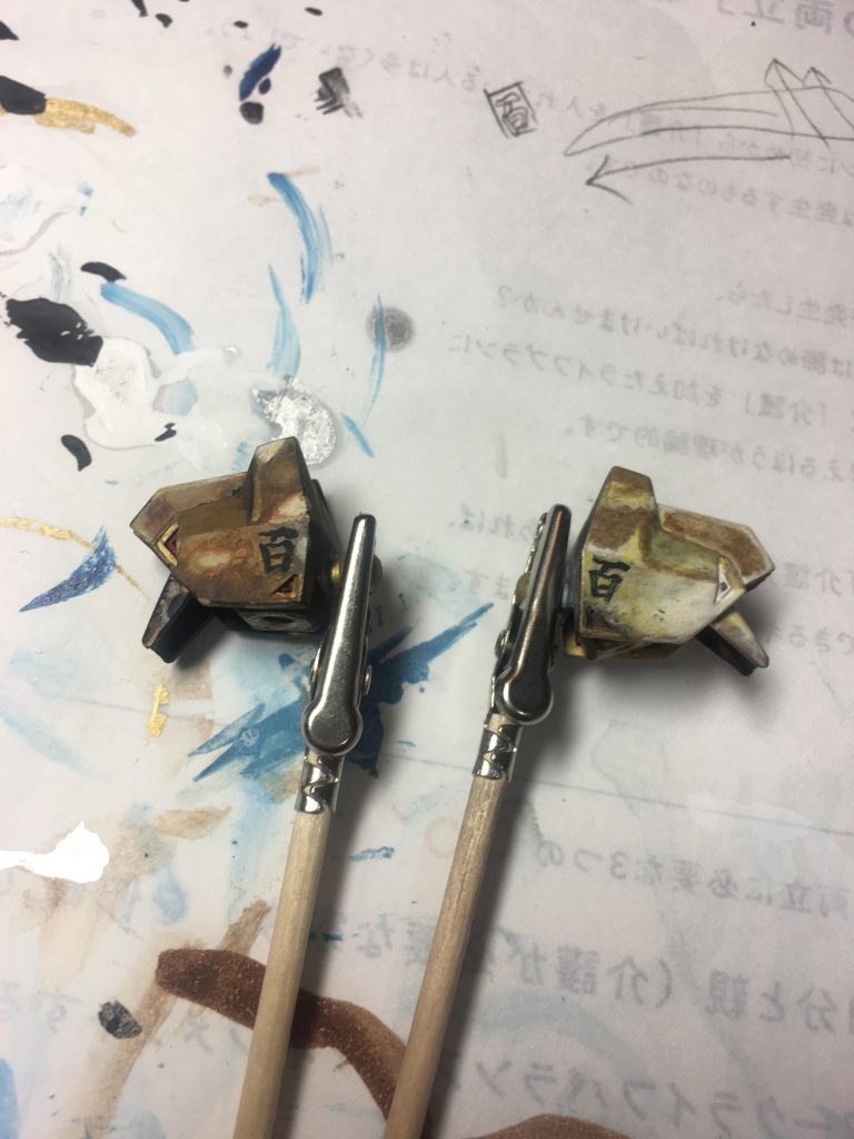 百式の目入れはココだと思っていたので一番最後に筆で一発書きしました。集中して疲れたのでこの日の作業はこれだけで終わりました。集中力が持続しません。