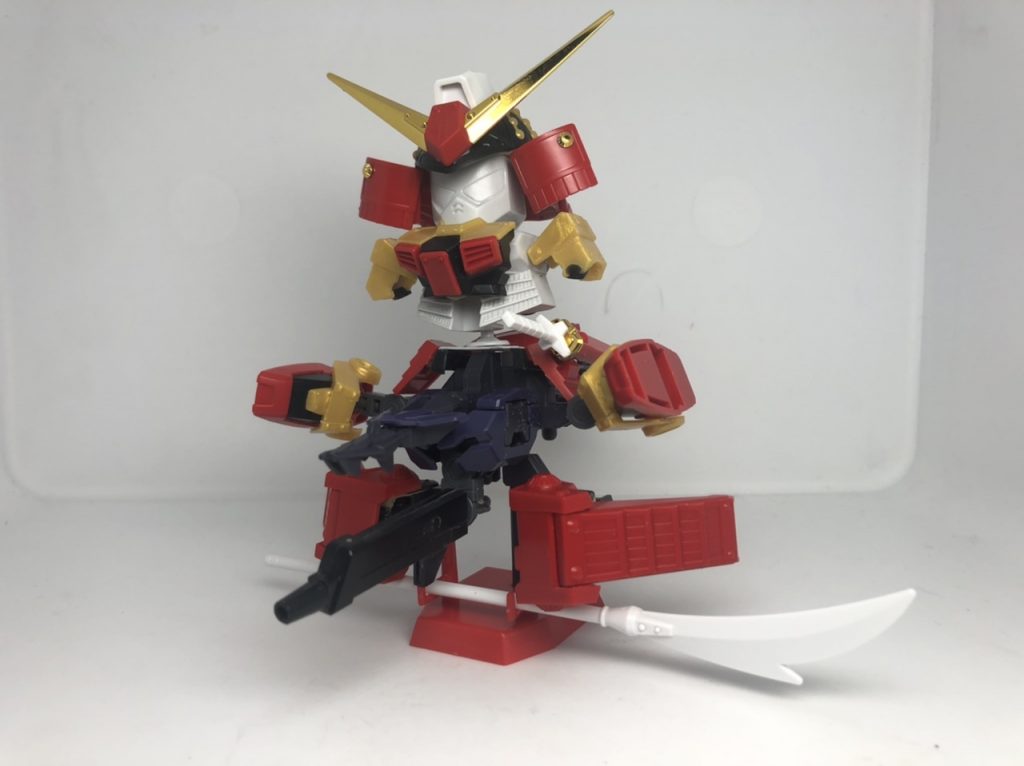ダイーザ検討中。初期bbムシャの台座はどうしても使いたかった。ビックリするぐらいカッコ悪い。これ追っかけてきたらコアガンダムも逃げる可能性。