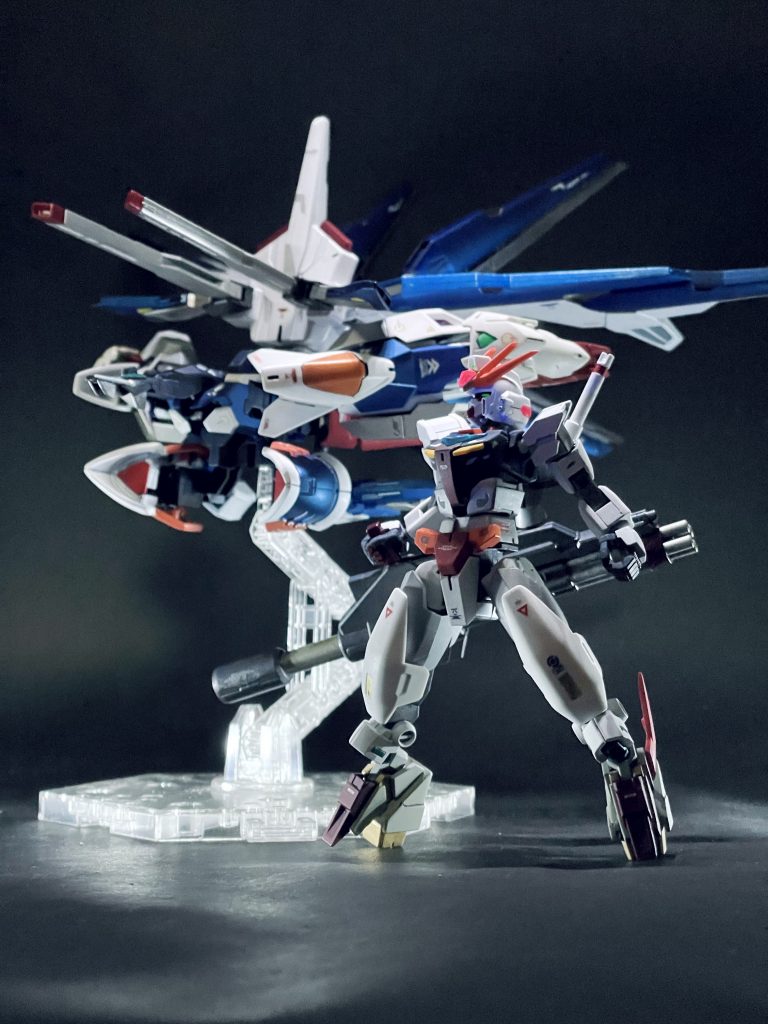 サポートメカのアークエンド。アーケインアーマーとバックパックのアセンドユニットが合体した状態。バックパックの無理矢理ドッキング感が否めないww次回の改善点ですね。