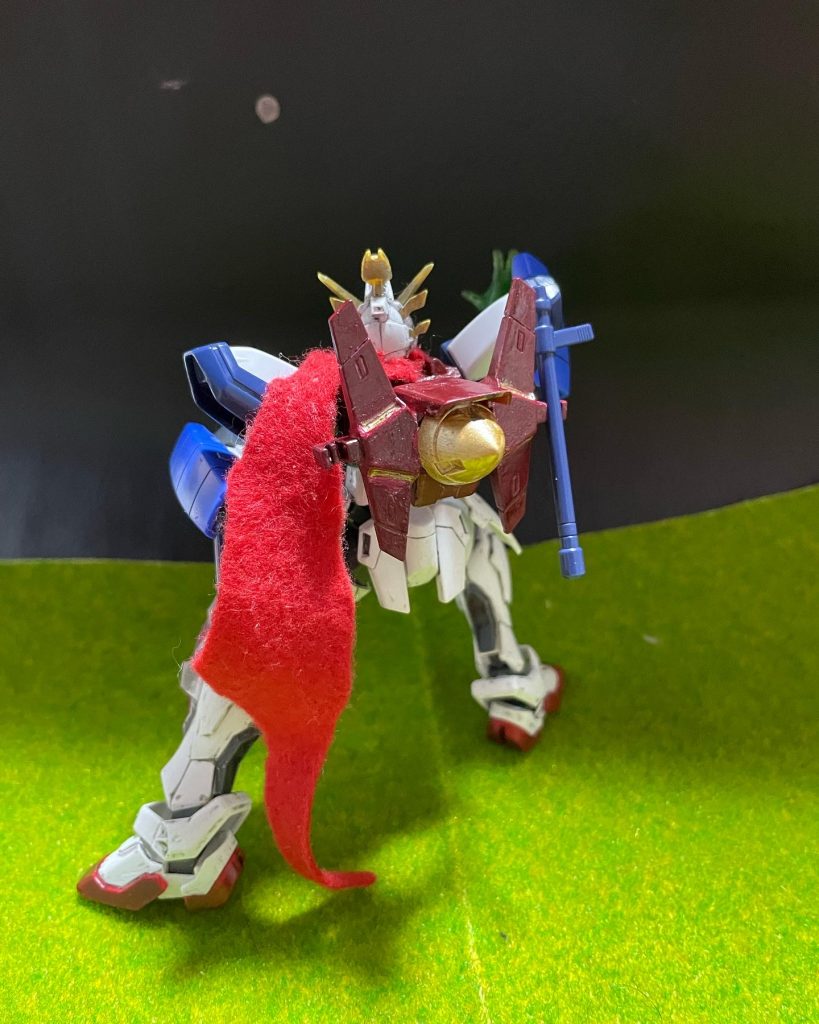 後ろ姿はこんなシンプル感じのシンプルな装備です。換装はデスティニー、フォースシルエット、アメイジングストライクフリーダムなどと換装できます😊