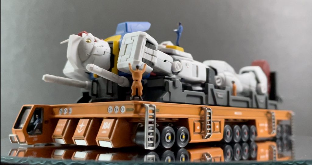 鉄道模型の整備士人形を配置。雰囲気出てる。