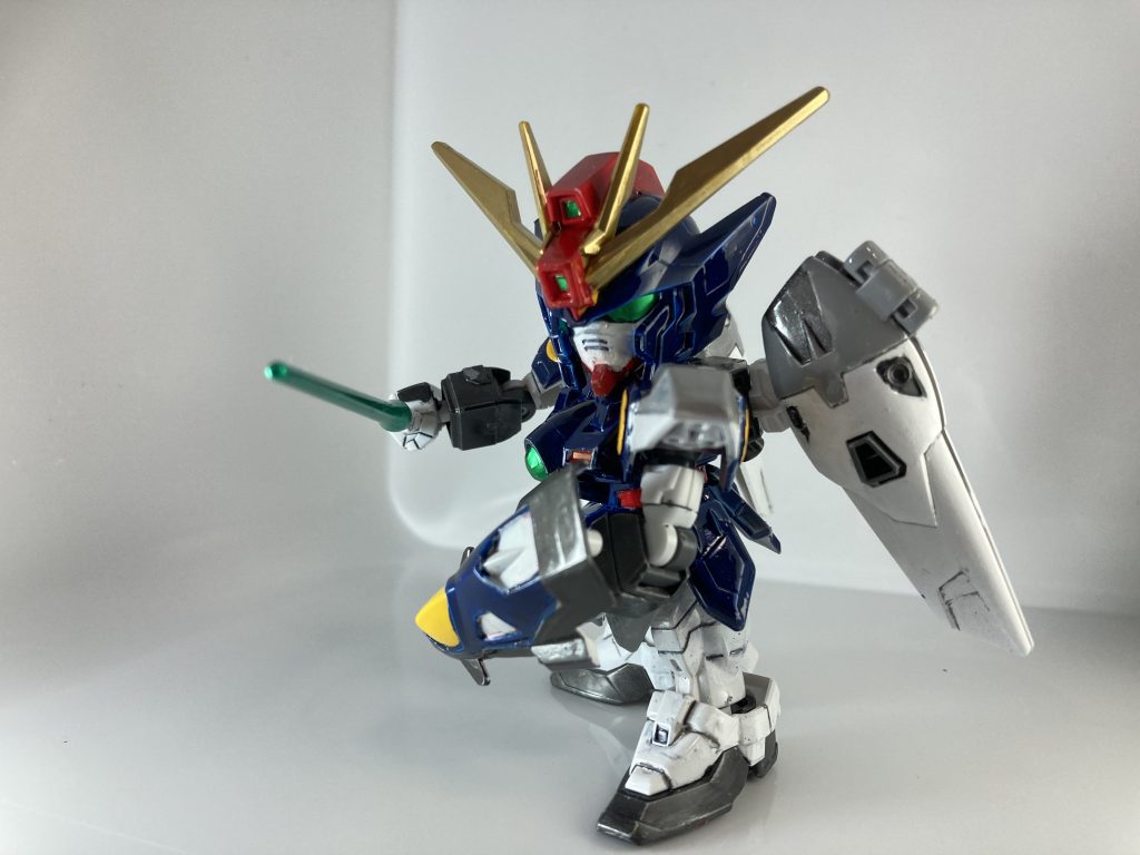 ビームサーベル構えたり、、、