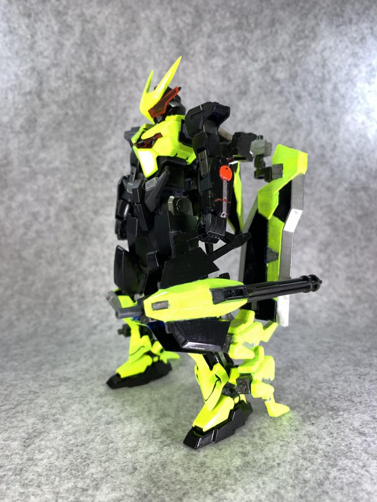 ゼロワンガンダム・ライジングホッパーアーマーゼロコアガンダムとホッパーライダアーマーがプログライズドッキングした姿。「ゼロコアガンダムとアーマーが一つになった…これが俺のゼロワンだ!」