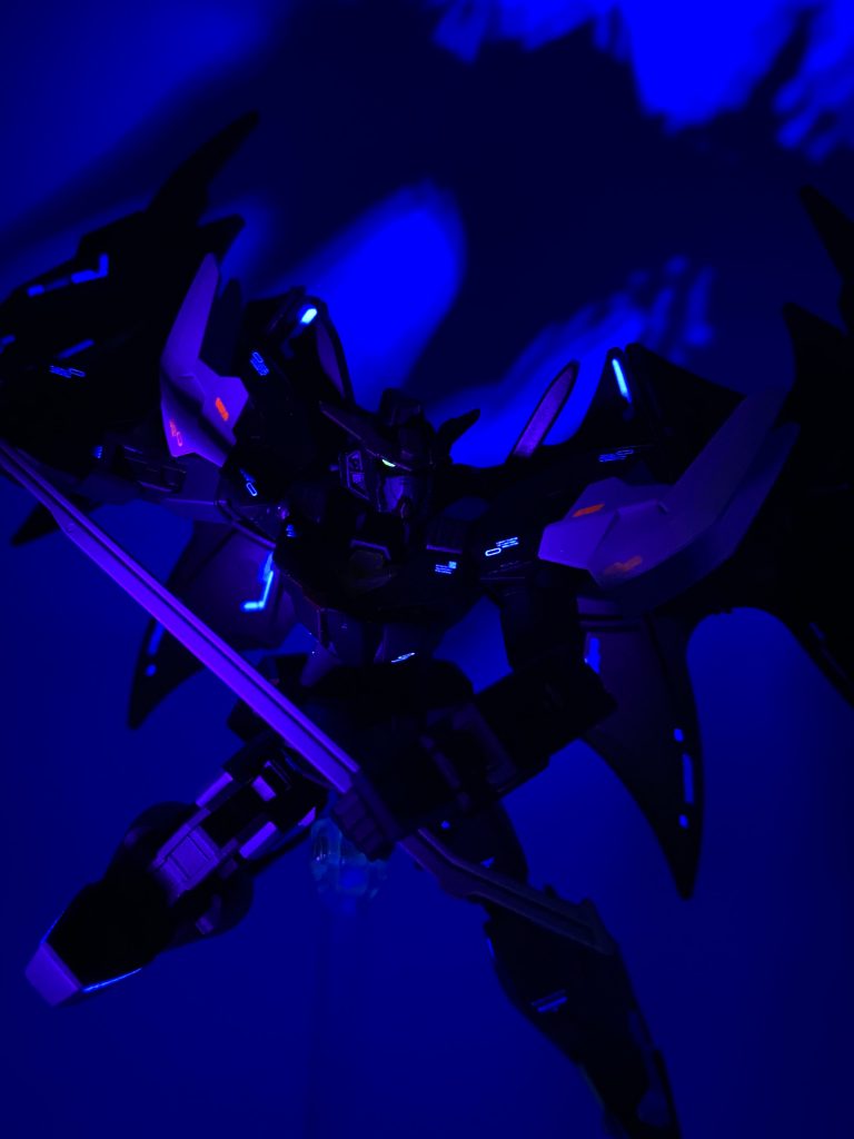 さらにアクション!!暗闇でもしっかり死神してくれます。