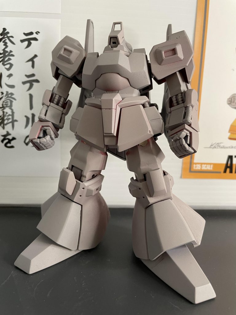 捨てサフですよ頭部、胸部、肩部、腰部、脚部…構想を膨らましている段階ですよ。この時間が一番の至福か。
