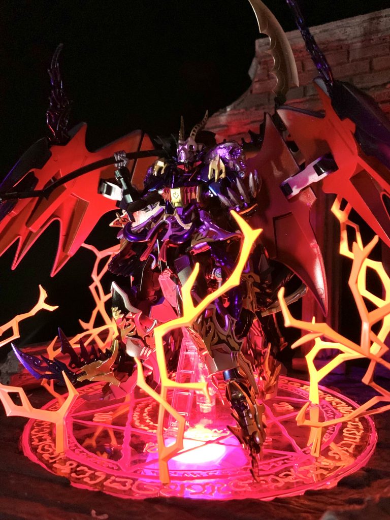 羽を広げて魔力を放出した感じ。