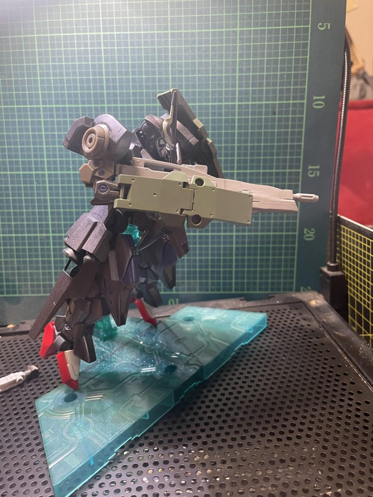 GNライフルはバレルを短くして側面に3mm穴を開けてシールドを装備可能にして突撃も視野