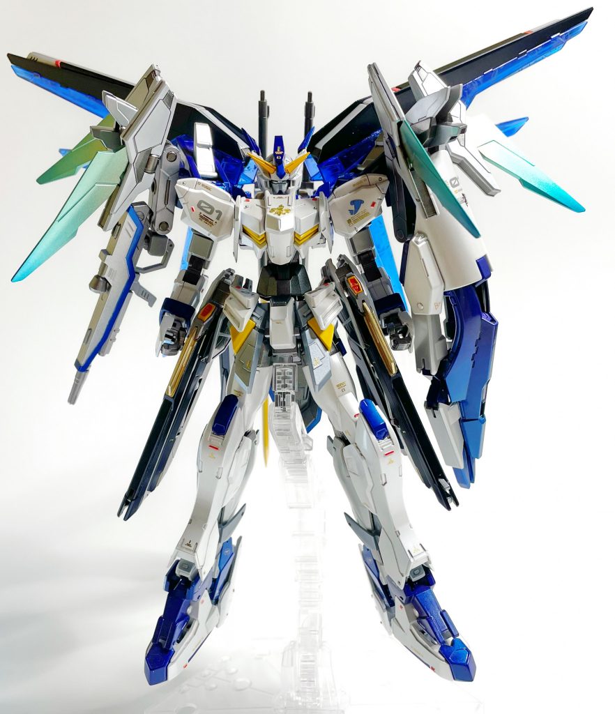 正面から。武装盛り盛りなので干渉が酷いですが、今回は単純に見た目のカッコ良さ追求にしてみました。