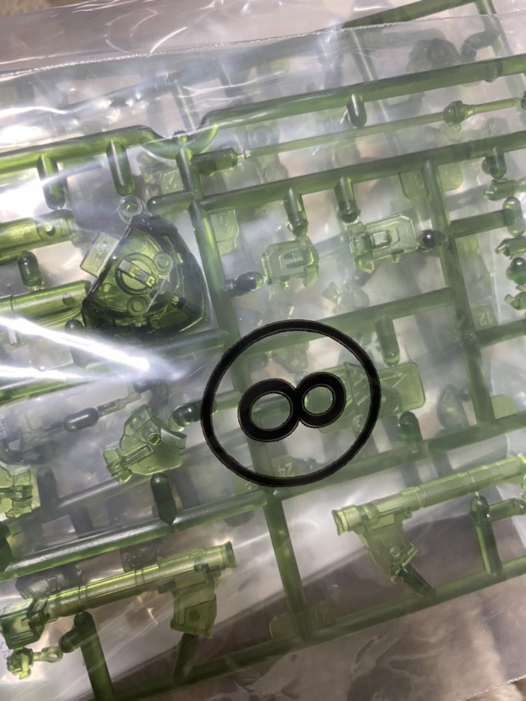 ちなみにクリアー版でした。合わせ目消しはガイアの瞬着カラーパテを使用しました