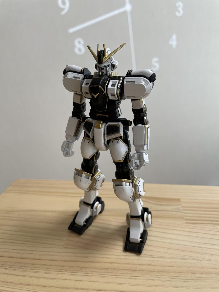 丸くてちょっとダサいけど、それもまたかっこいい手白いのなんかダサいな