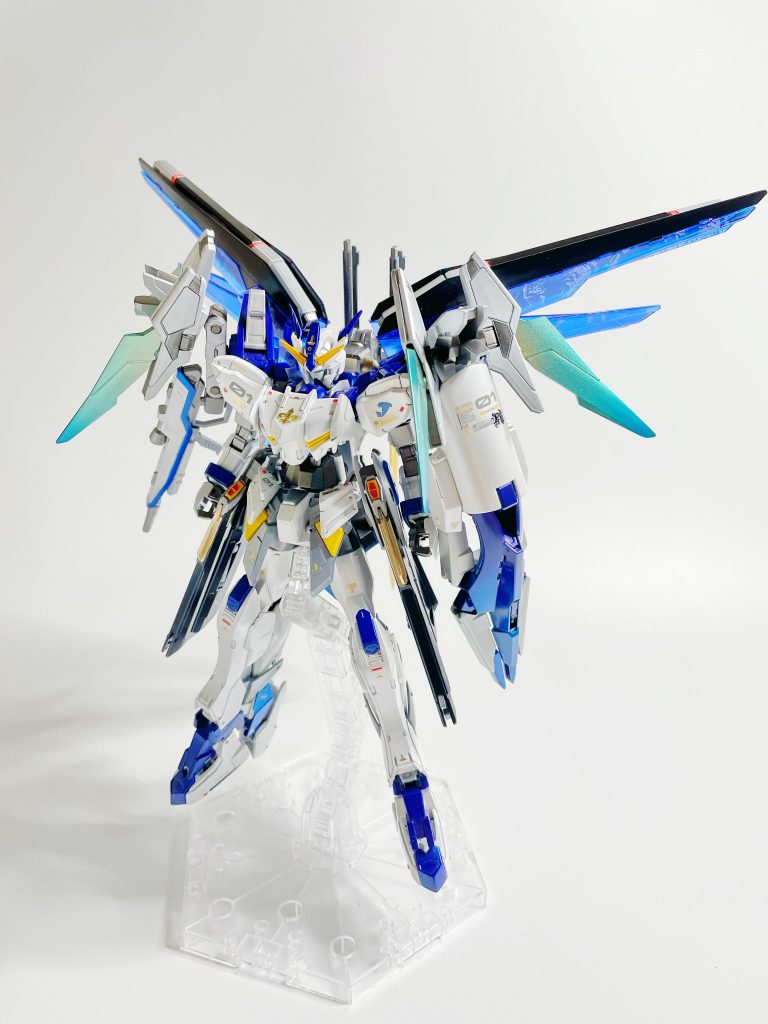 引きで。お気づきかもしれませんが、エクスカリバーの束のパーツをひとつなくしてしまったので、両方とも外しています。トホホ…