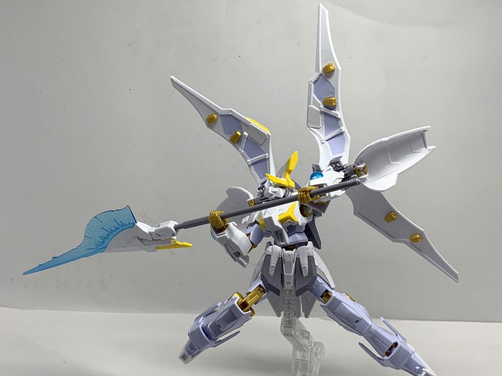 HGUC シナンジュのビームエフェクトの流用ではありますがラメ入りとなったことでかなり綺麗にキマります。