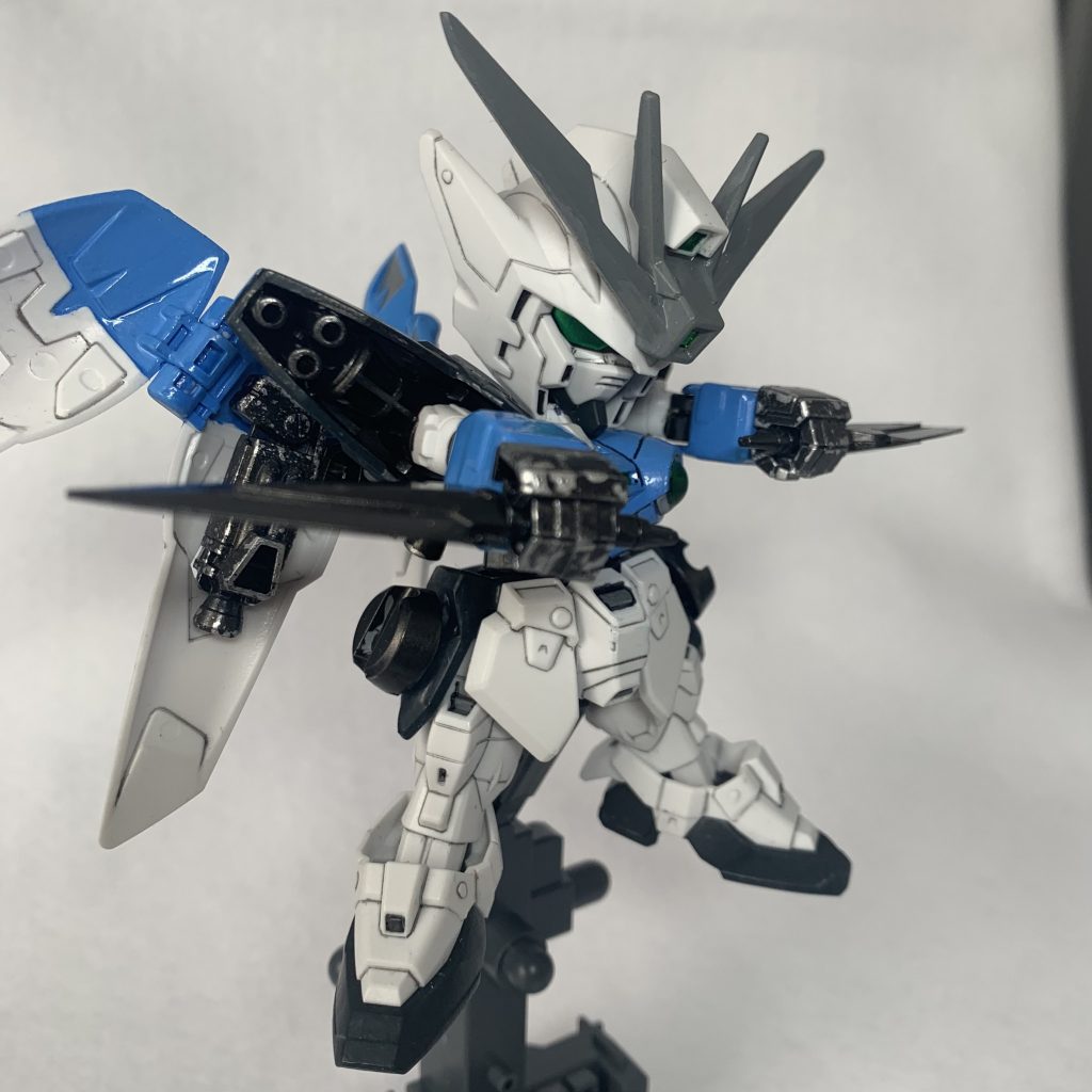 腰にマウントしてある短剣はもちろん手にも持たせられます。