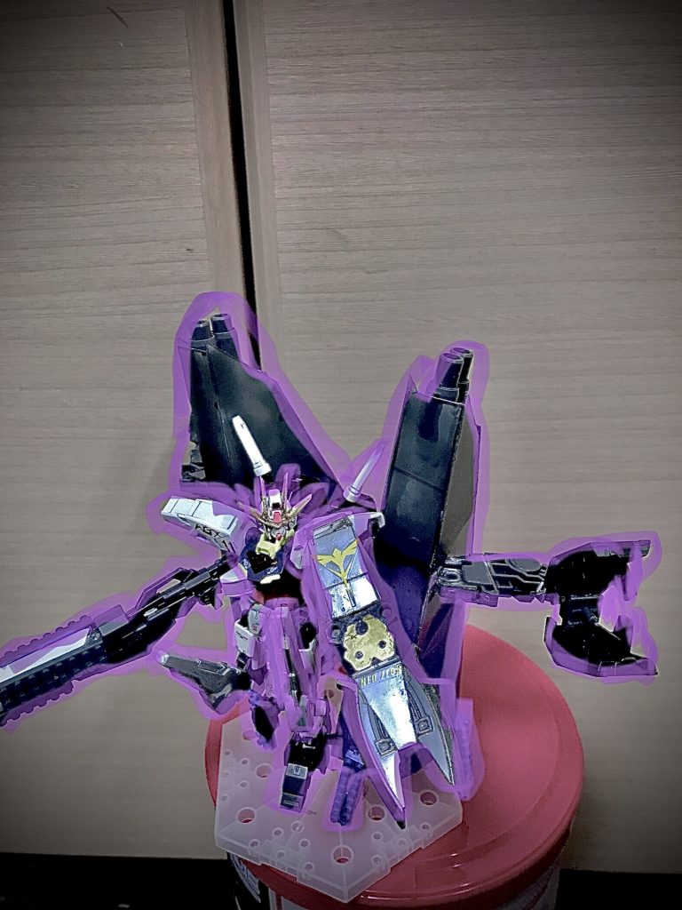 「君には出来んよ…私とオーヴェロンを　止めることは」両端にアームが取り付けらているので両手が塞がった状態でも接近してくる機体に対処ができる。またこのアームは後ろにも動くことができるまたグリプスの呪縛を利用した攻撃が第三形態では可能であり、プレッシャーやサイコミュジャック、システム障害などサイコミュシステムを搭載した機体限定にはなるが有効な打撃を敵機に与えることが出来る