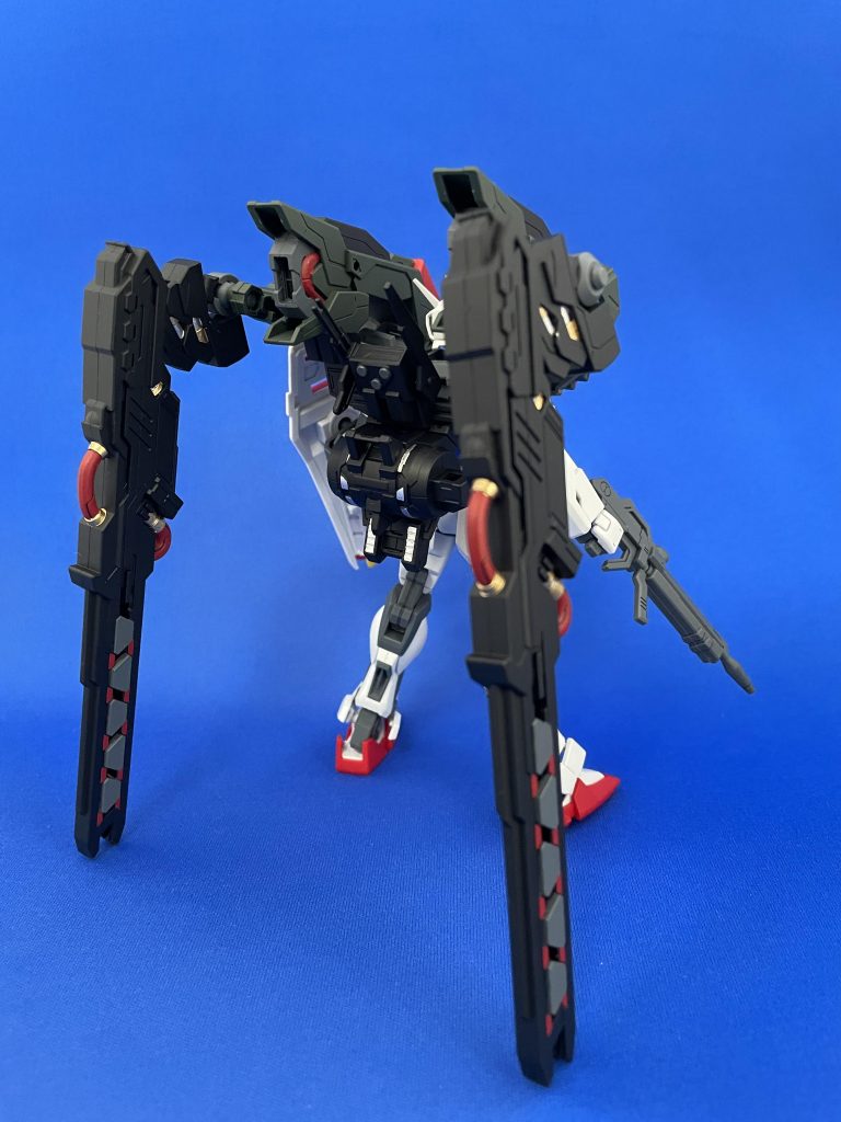 機体名:ヴェルデストライクガンダムサージェントヴェルデバスターの装備をEGストライクのストライカーパックにしましたアイデア実現優先で合わせ目消しとかもスルーしたお手軽仕上げです