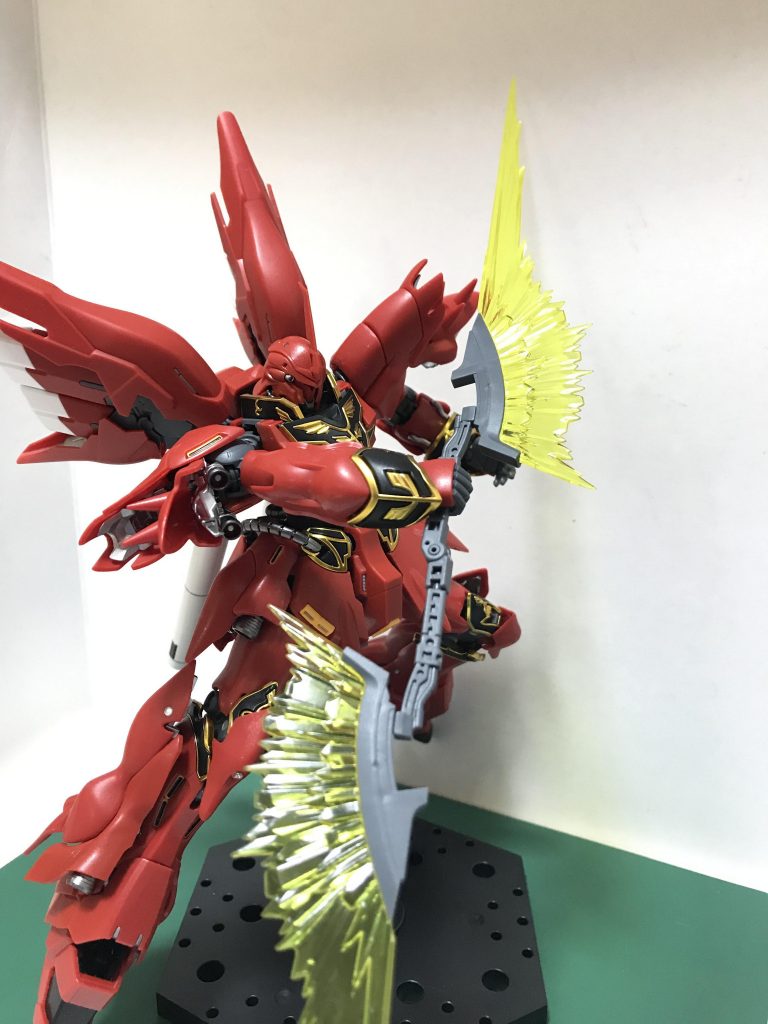 連結してビーム薙刀へ関節が重さに耐えられずまともにポージングすることが困難でした