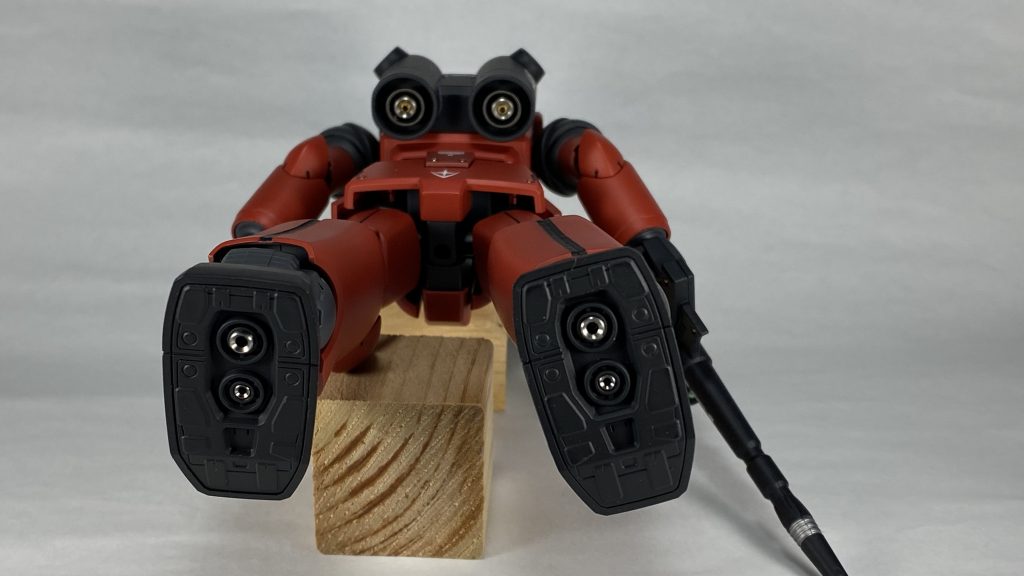 足裏もメタルノズルを埋め込んでます。バックパックのメインノズルはメタルノズル＋真鍮パイプで多重構造にしてあります。